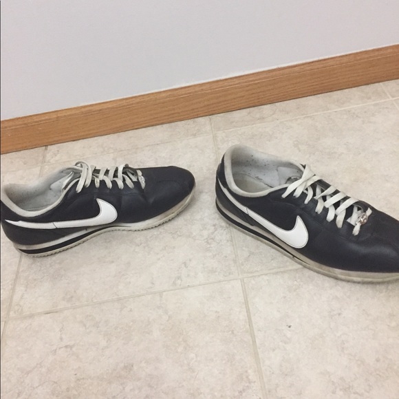 Nike Cortez size 10.5 - Picture 2 of 4